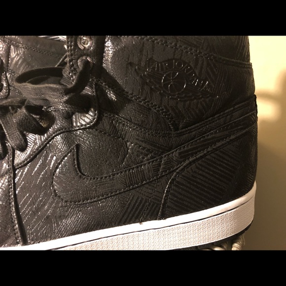 Shoes - Picture 3 of 8